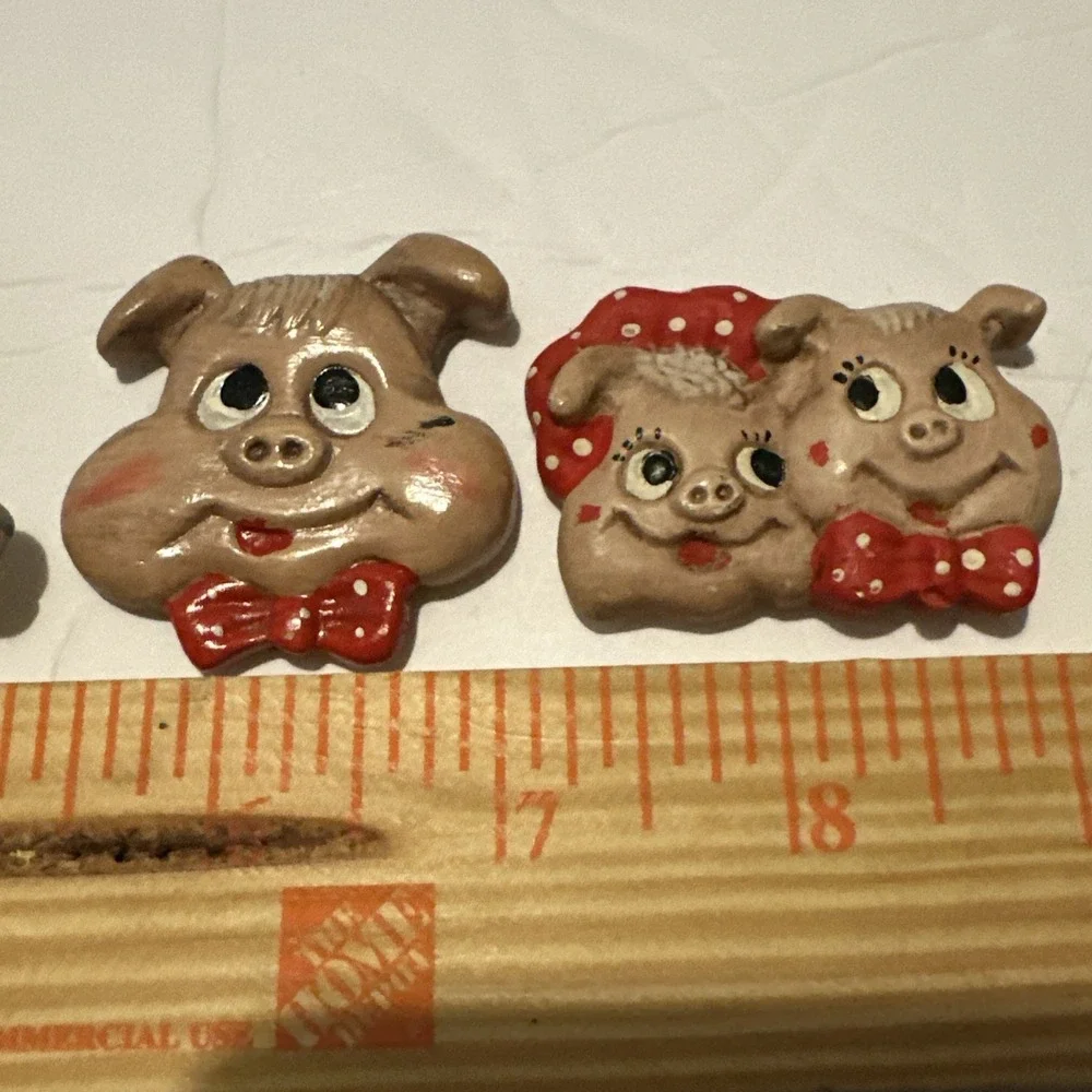 Lot of 7 Vintage 80s/90s Glass Plastic Pig Dog Mouse Refrigerator Magnets Retro